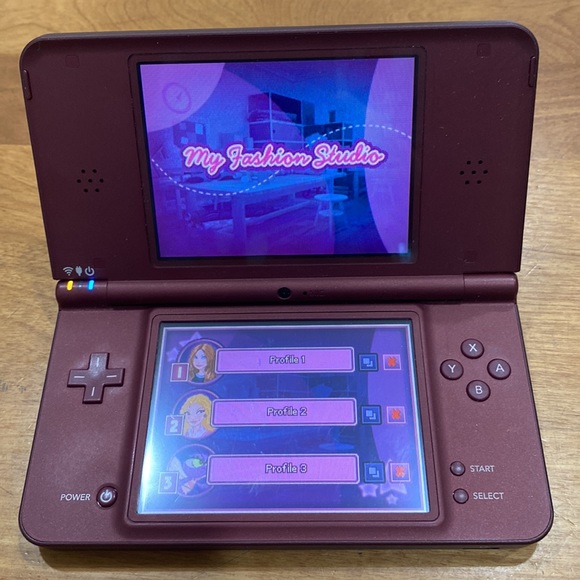 Nintendo DS XL, and bonus DS game. - Picture 7 of 11